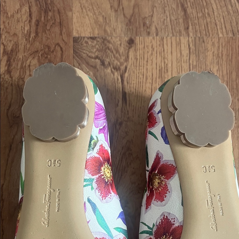 Salvatore Ferragamo White Floral Vara Bow Flats with Multicolor Blooms - Picture 3 of 3